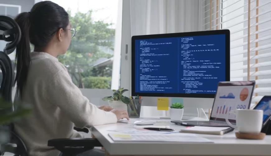 白碱滩区企业数字化解决方案:机器学习赋能商业模式升级的核心路径